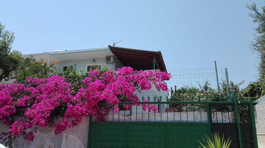 Others 4, Baci Apartments, Sarandës