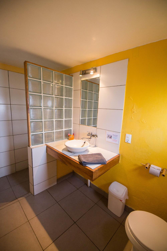 Bathroom 3, La Selenita, Oropeza