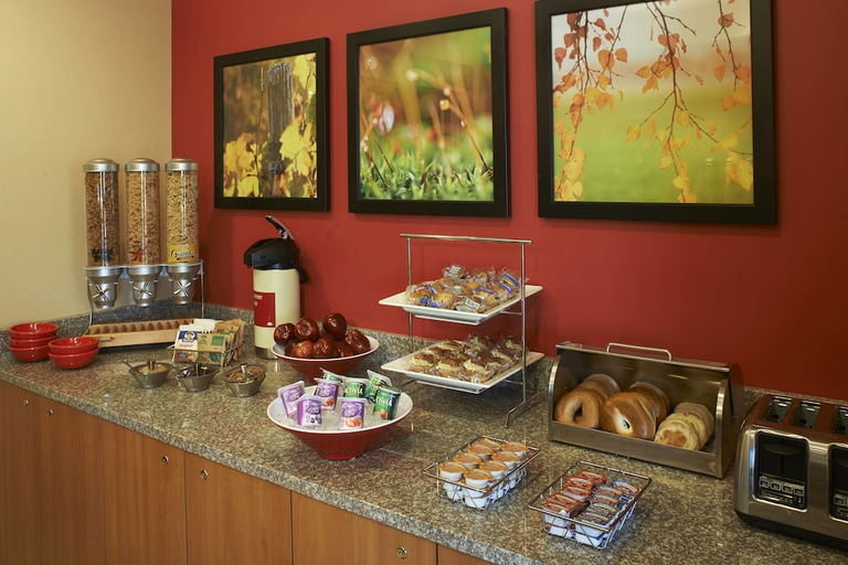 Food & Drinks 4, TOWNEPLACE SUITES SAGINAW, Saginaw