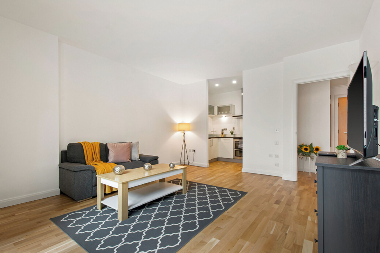 Others 5, 1 Bed South Quay Apartments Canary Wharf, London
