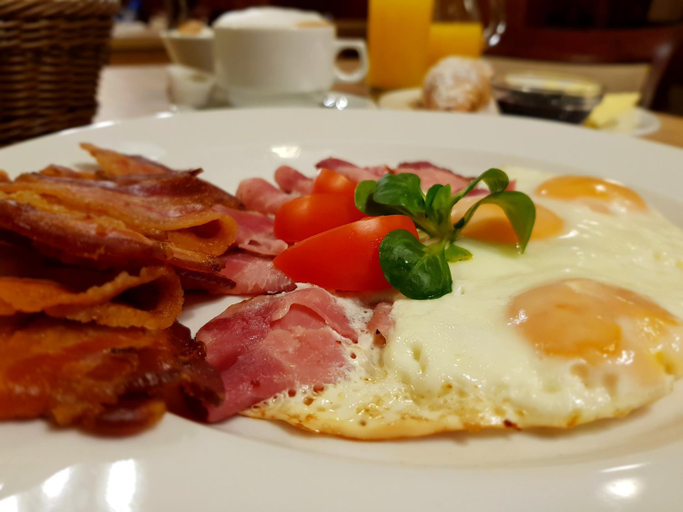 Food & Drinks 5, Hotel Baltaci U Nahonu, Zlín