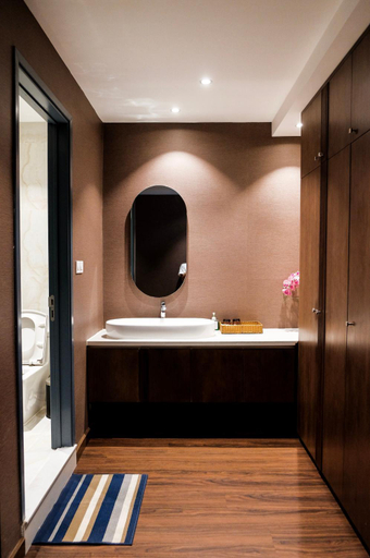 Bathroom 10