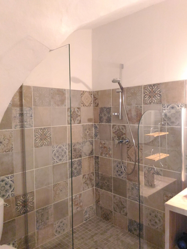 Bathroom 4, Intemporel, Gard