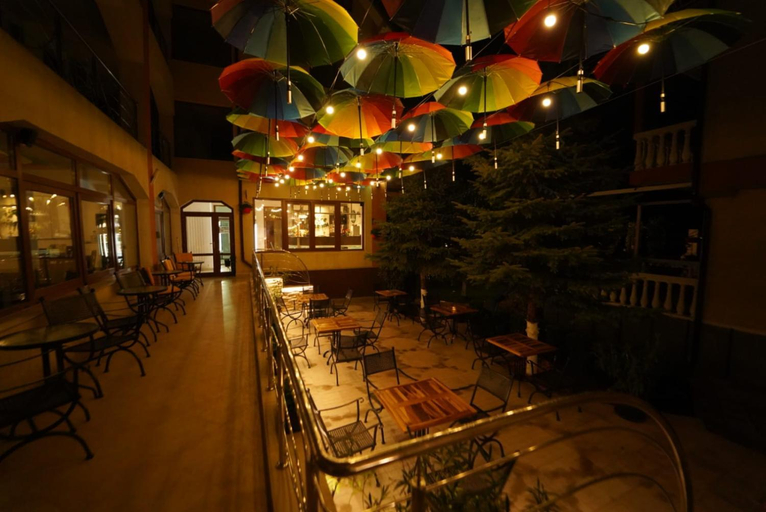 Food & Drinks 4, Complex Marinn Costinesti, Costinesti