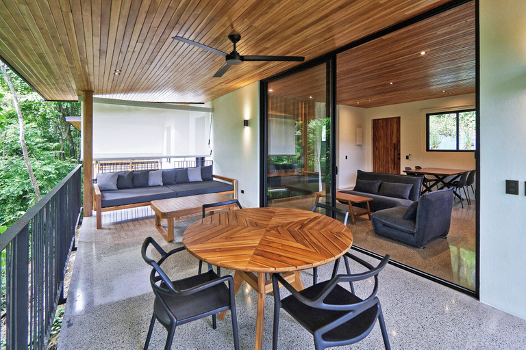 Others 5, Casas Alba, Puntarenas