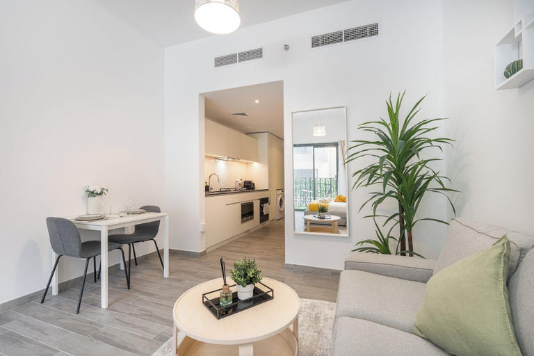Living area 3, NEW Listing Peaceful Studio TOP Amenitie, Dubai