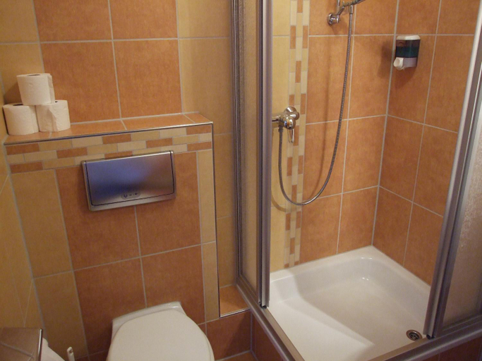 Bathroom 2, Gastehaus Palmengarten, Nürnberg