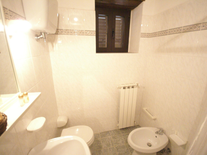 Bathroom 4, Holiday Home in Citta di Castello With Pool, Perugia