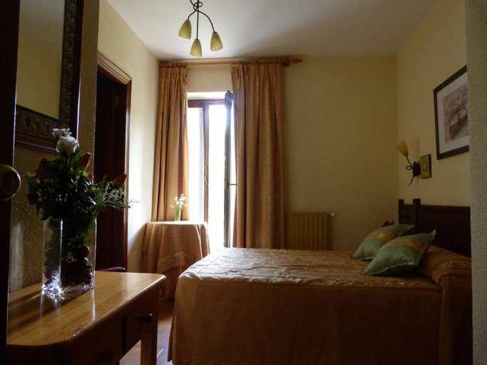 Bedroom 3, Hotel Esther, Teruel