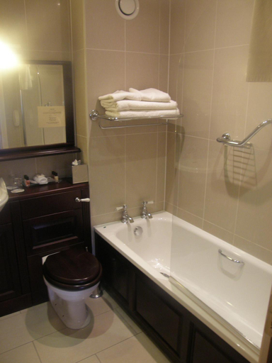 Bathroom 4, Baileys Hotel Cashel