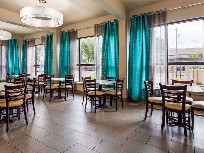 Food & Drinks 4, Clarion Pointe Near Medical Center, Bexar