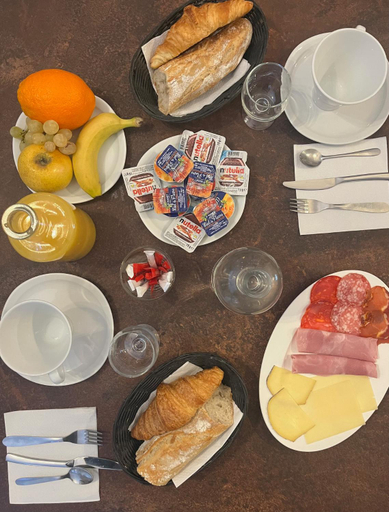 Food & Drinks 5, Hotel Cafe les Fleurs, Hautes-Pyrénées