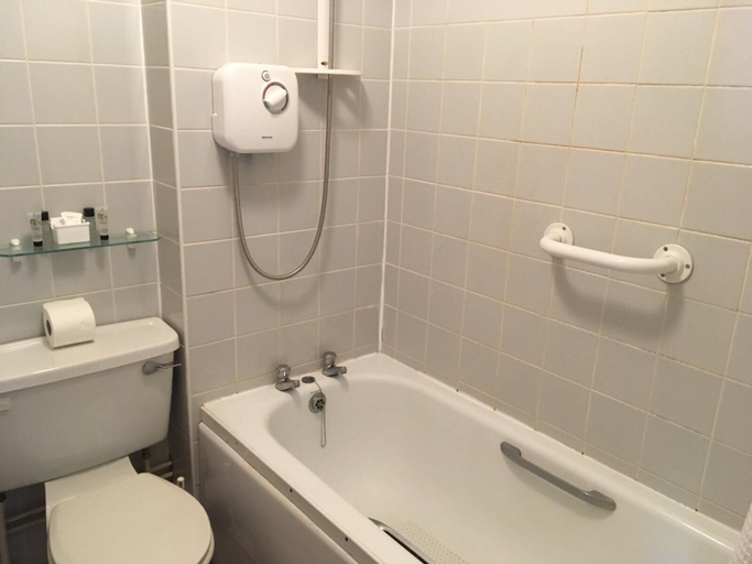 Bathroom 3, St George's Lodge, Surrey