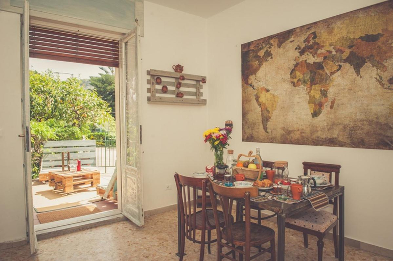 Others 5, Nomad B&B, Latina