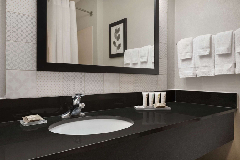 Bathroom 4, Country Inn & Suites by Radisson, Brookings, SD, Brookings