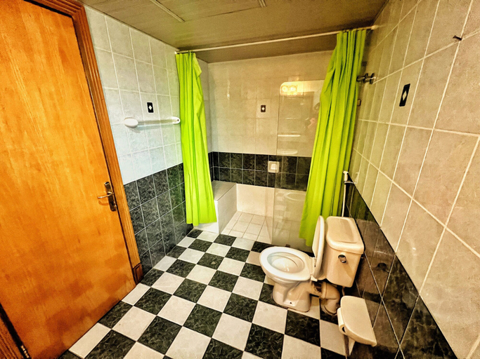 Bathroom 2, Diamond Apartments, Manama