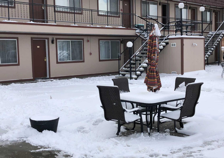 Bristlecone Motel, White Pine