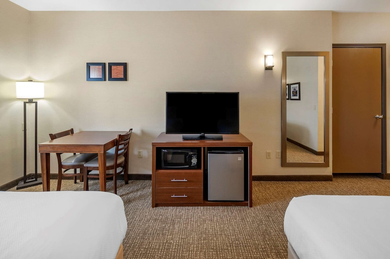 Bedroom 2, The Atrium Hotel, San Mateo