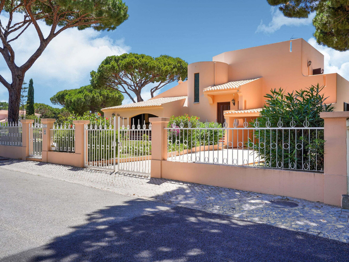 Exterior & Views 3, Villa in Vilamoura With Pool Near Beach, Loulé
