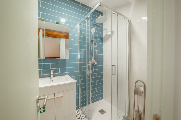 Room 5, Downtown Suite F by Vacationy, Porto