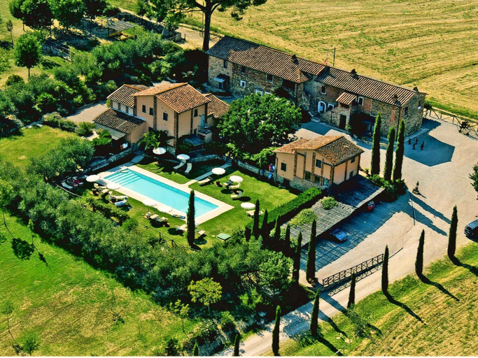 Pool 4, Apartment Near Lake Trasimeno With Pool, Perugia