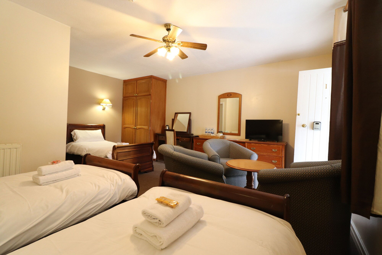 Bedroom 5, St George's Lodge, Surrey