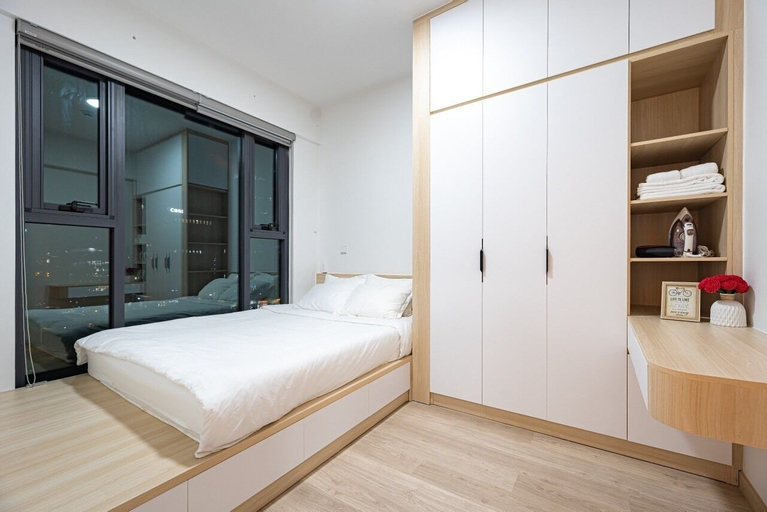 Happy Light Apartment in the Cardinal Court, District 7