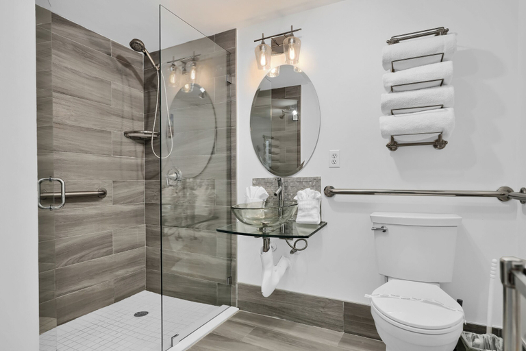 Bathroom 5, Relaxing Condo with Free Parking, Miami-Dade