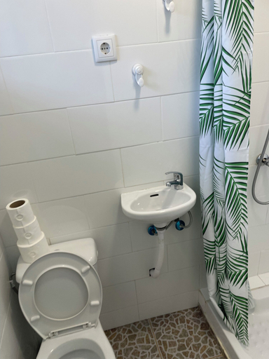 Bathroom 15