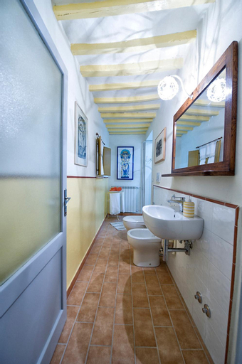 Bedroom, Spacious and comfortable apartment in Foiano della Chiara – 125 m², Arezzo
