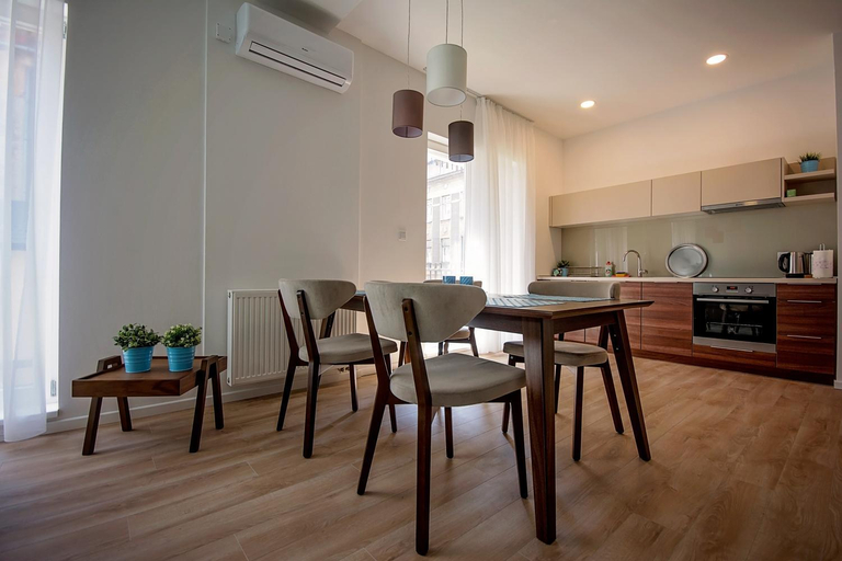 Dining Room 16