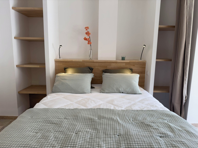 Bedroom 3, Les Suites du 13, Gard
