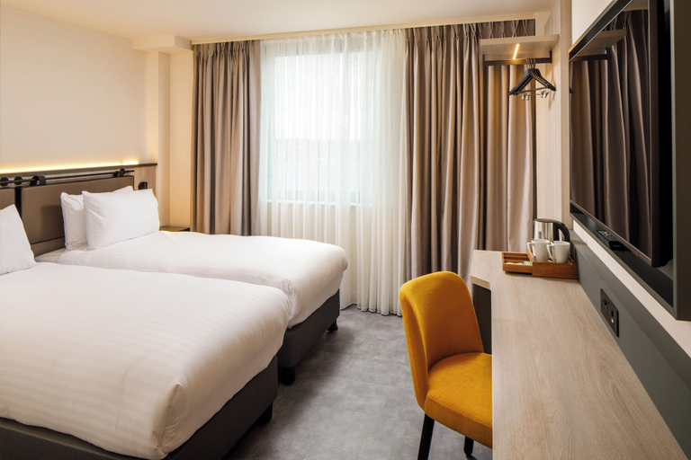 Bedroom 2, Southgate Hotel London, London