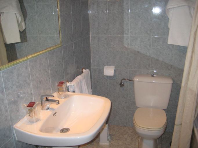 Bathroom 3, Hostal El Pinar, Ávila