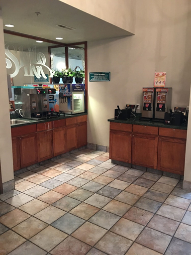 Food & Drinks, Shilo Inn Suites Salem, Marion