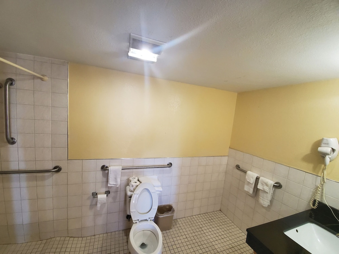 Bathroom 4, Americas Best Value Inn AT&T Center, Bexar