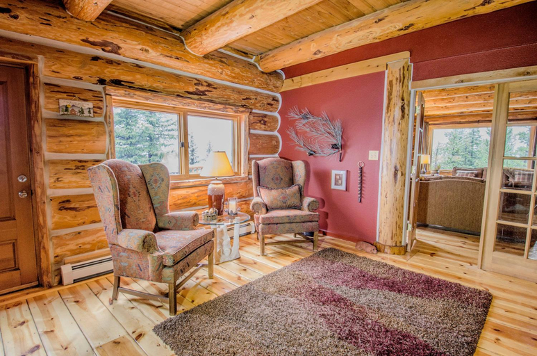 Public Area 3, The Silver Lake Lodge, Clear Creek