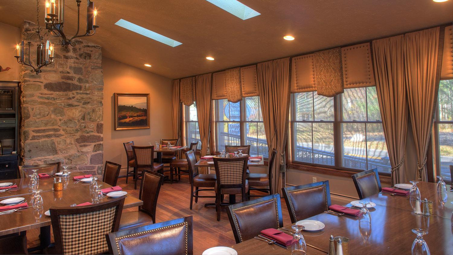 Food & Drinks 5, Woodfield Manor - A Sundance Vacations Property, Monroe