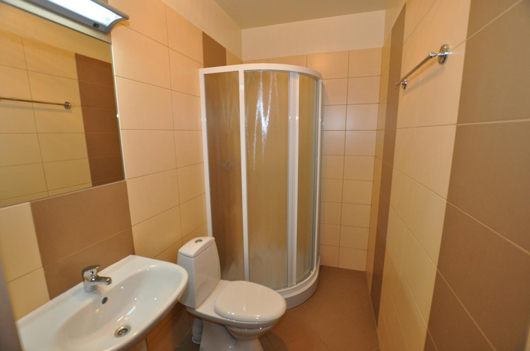 Others 3, Motel Paradise, Vilniaus