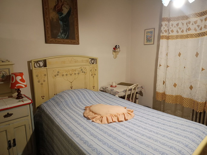 Bedroom 2, Villa Elda, Pistoia
