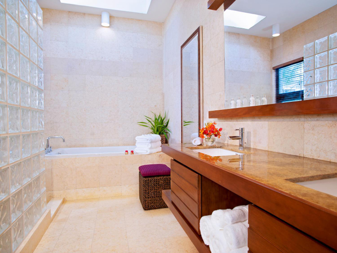 Bathroom 4, Las Verandas Hotel & Villas, Roatán