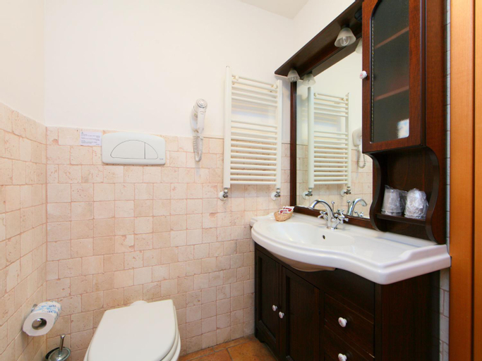Bedroom 4, Apartment Oak-2 by Interhome, Grosseto
