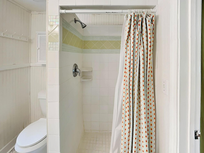 Bathroom 4, A Shore Thing by Tybee Vacation Rentals, Chatham