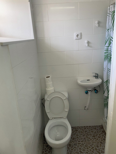 Bathroom 11