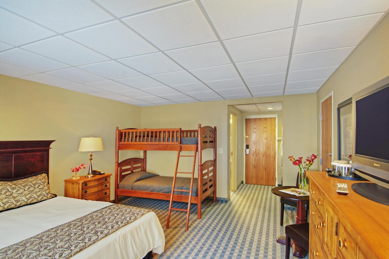 Bedroom 4, Pointe at Castle Hill Resort, Windsor
