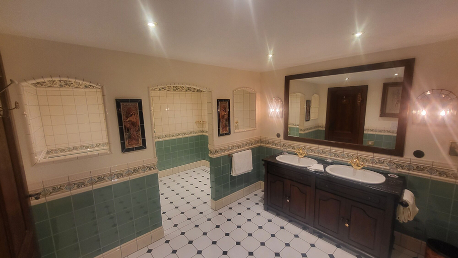 Bathroom 5