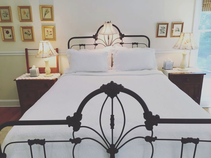 Bedroom 3, Villa Emery, Suffolk
