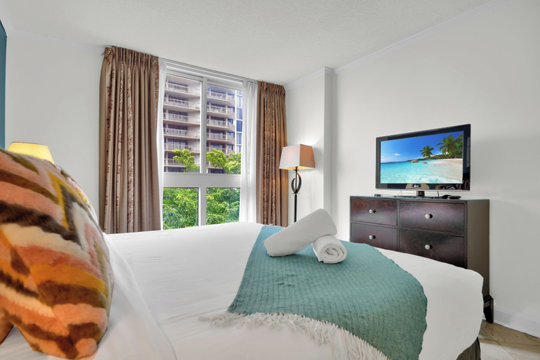Bedroom 4, Relaxing Condo with Free Parking, Miami-Dade