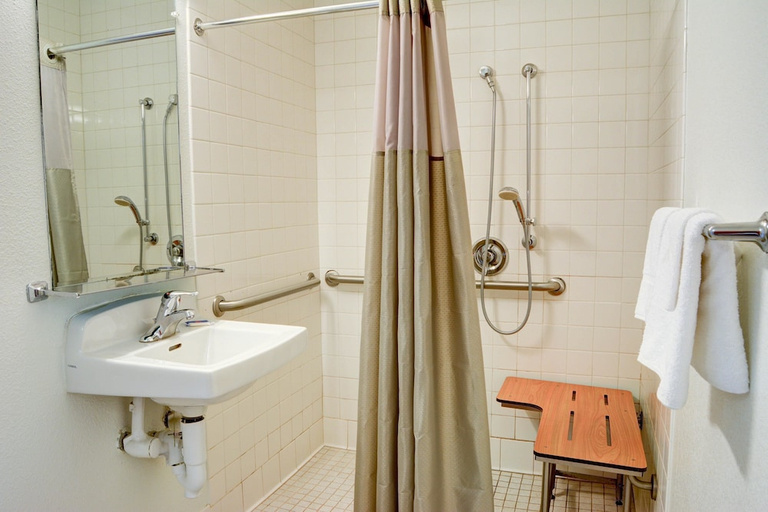 Bathroom 3, Motel6 Salem, OR, Marion