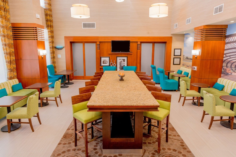 Food & Drinks 5, Hampton Inn & Suites Riverside/Corona East, Riverside